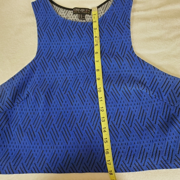 Forever 21 Plus Geometric Print Crop Tank Top - Picture 10 of 10